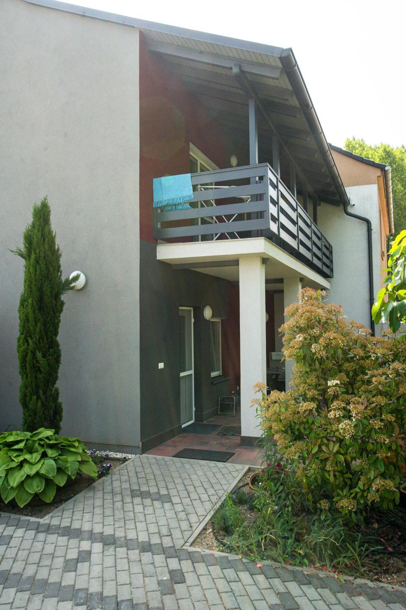 Magdi Vendeghaz A-B Appartement Celldömölk Buitenkant foto
