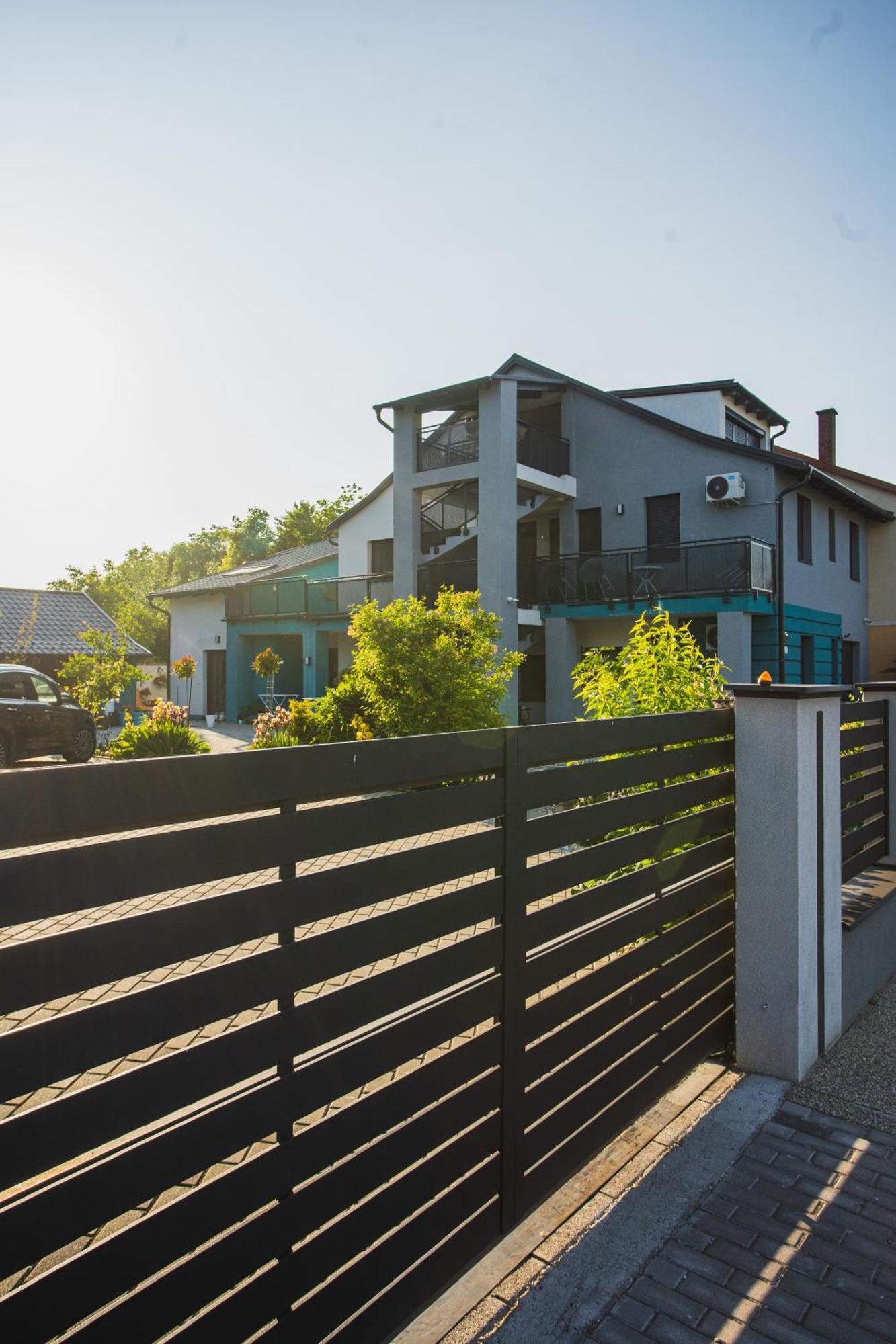 Magdi Vendeghaz A-B Appartement Celldömölk Buitenkant foto