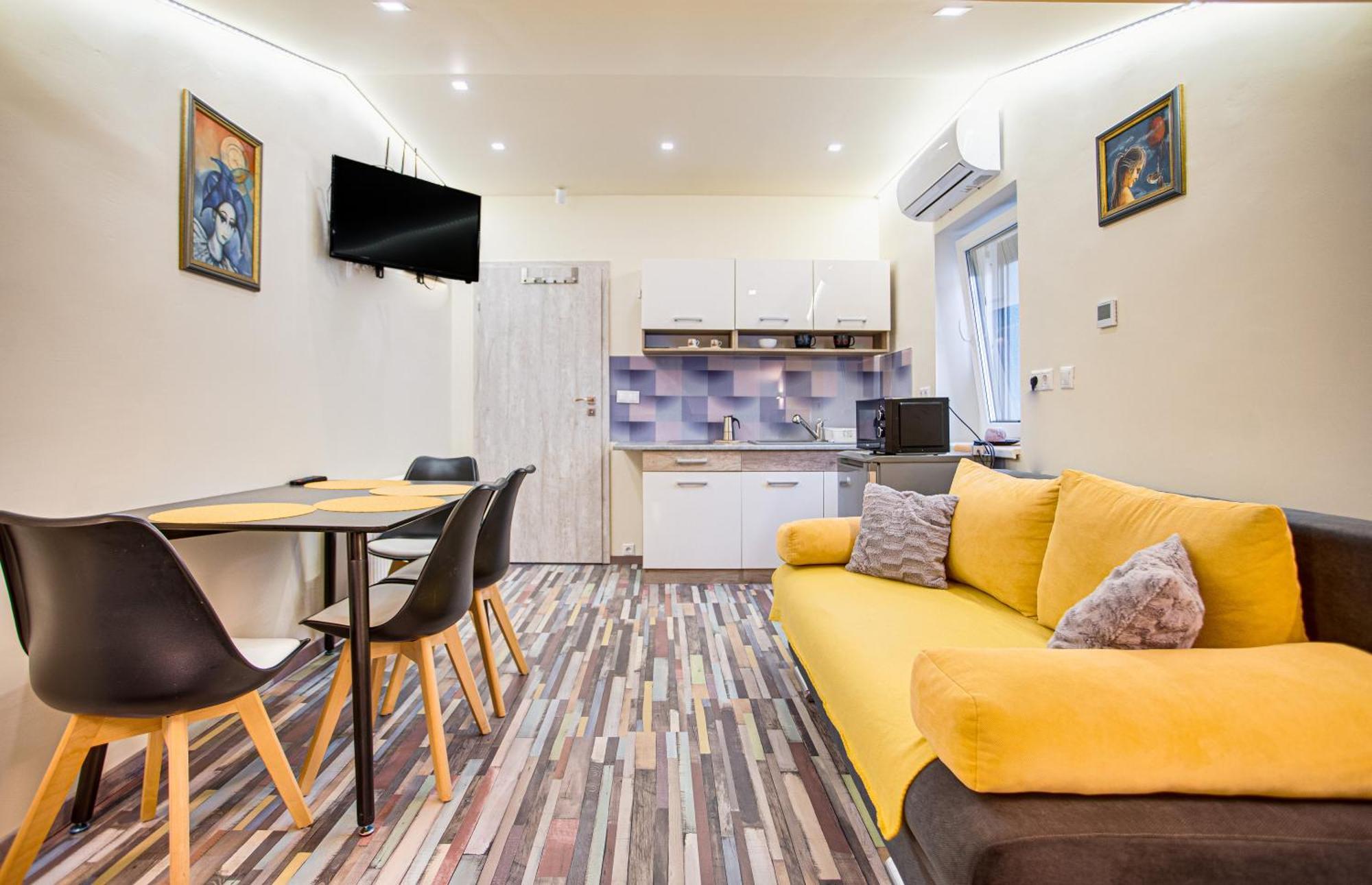 Magdi Vendeghaz A-B Appartement Celldömölk Buitenkant foto